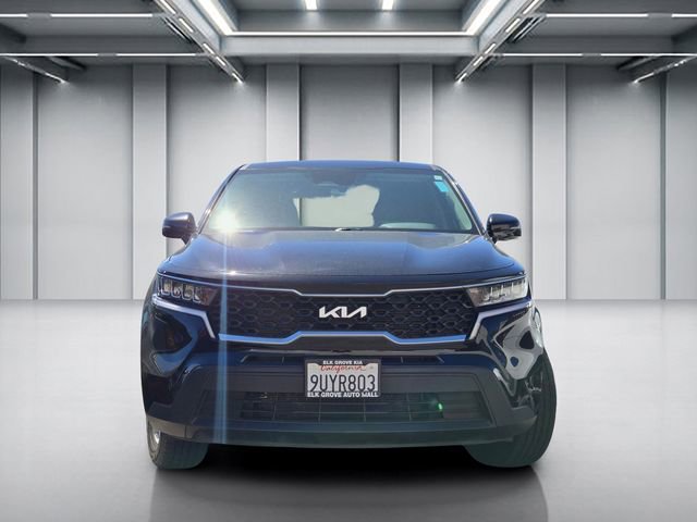 Used 2023 Kia Sorento LX image 2
