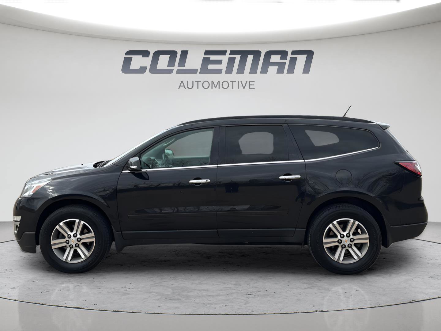 Used 2015 Chevrolet Traverse LT image 2