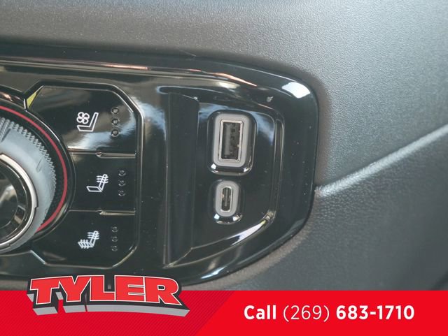 New 2026 Chevrolet Silverado 1500 High Country w/ Technology Package AWD/4WD image 36