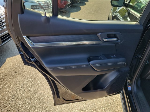 Used 2025 GMC Terrain Elevation w/ Elevation Premium Package AWD/4WD image 15