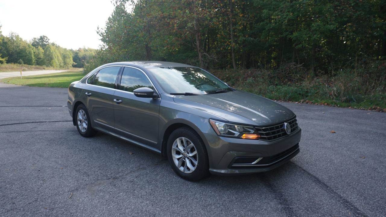 Used 2017 Volkswagen Passat 1.8T S FWD image 7