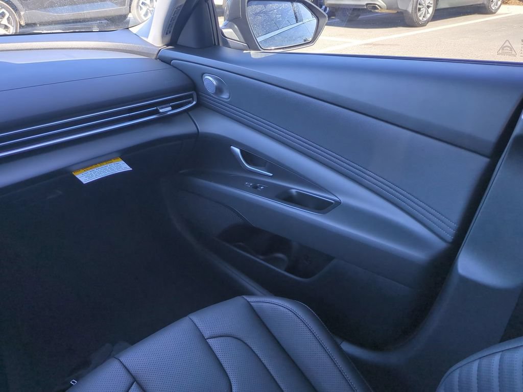 New 2026 Hyundai Elantra Limited FWD image 18