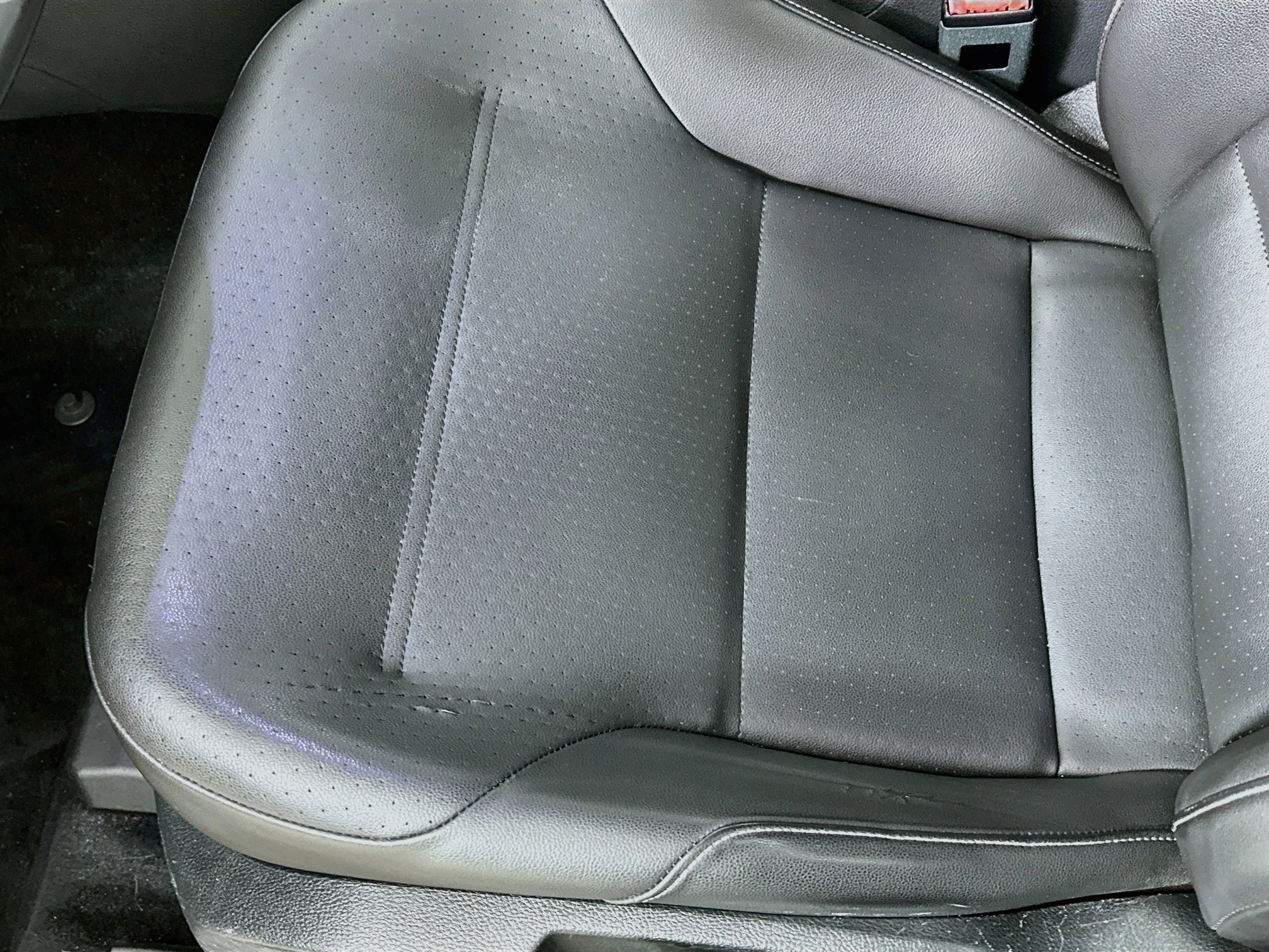 Used 2015 Volkswagen Golf TDI SE FWD image 22