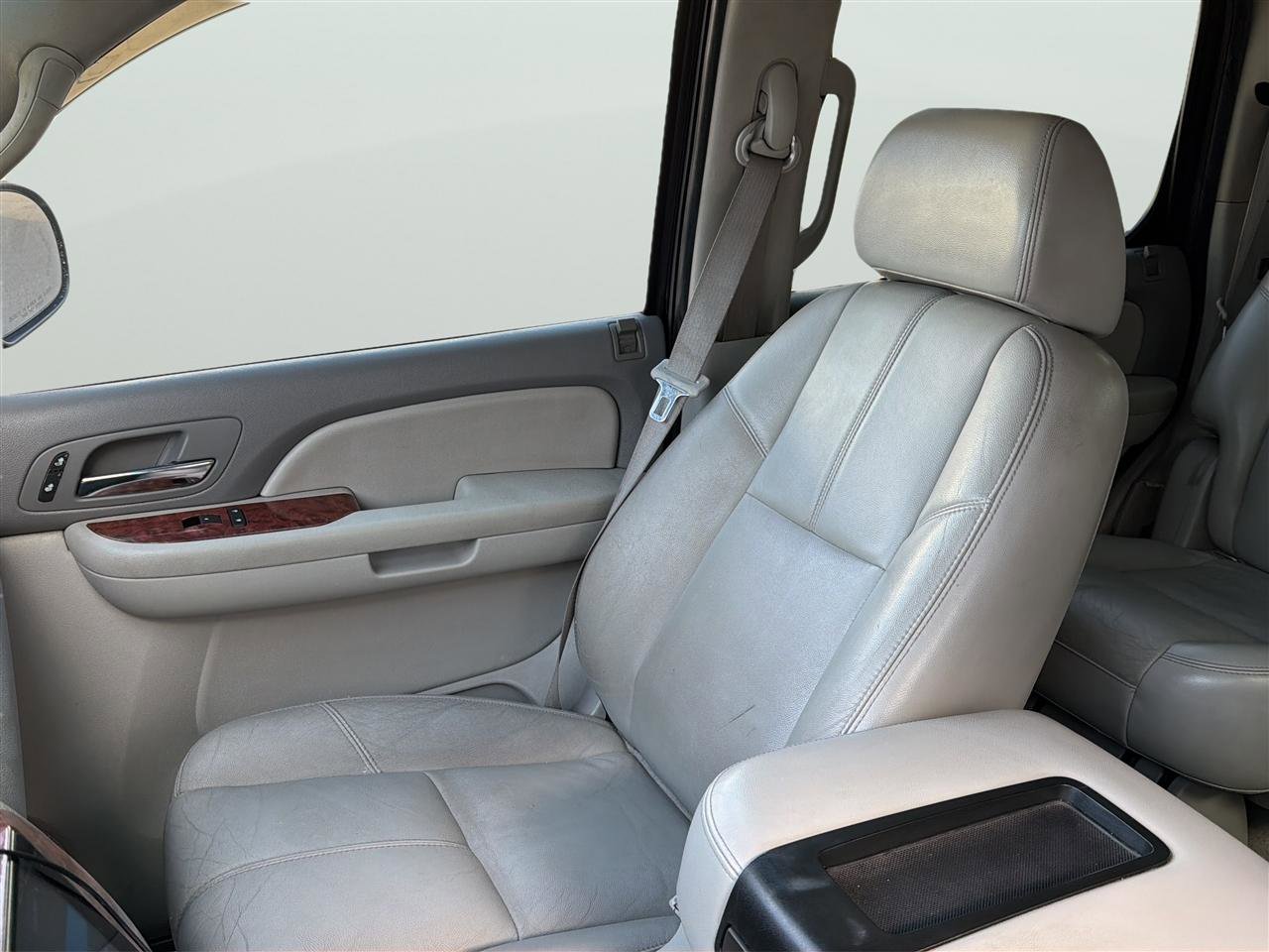 Used 2007 Chevrolet Tahoe LTZ w/ LTZ Preferred Equipment Group AWD/4WD image 14