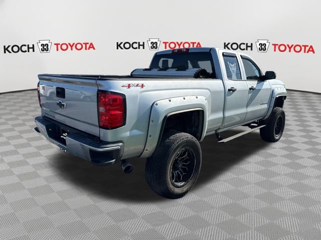 Used 2017 Chevrolet Silverado 1500 Custom w/ Custom Convenience Package AWD/4WD image 8