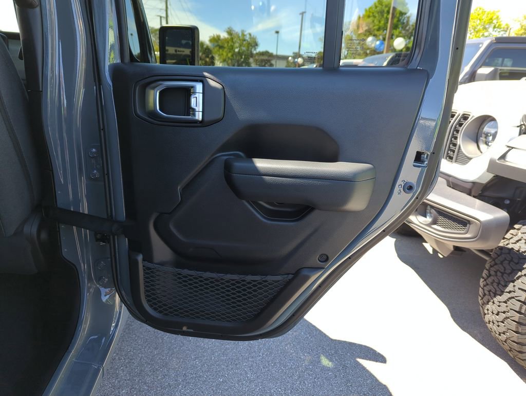 New 2026 Jeep Gladiator Sport AWD/4WD image 30