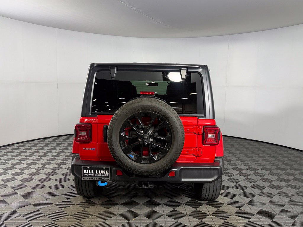 Used 2023 Jeep Wrangler Unlimited Sahara w/ Cold Weather Group AWD/4WD image 9
