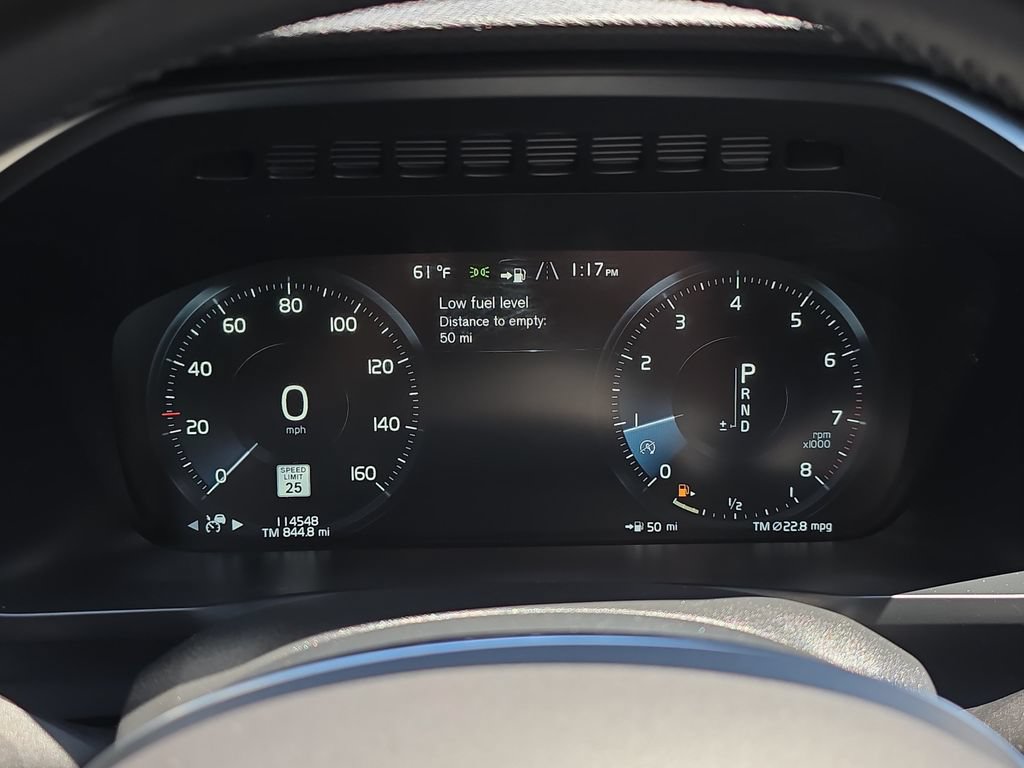 Used 2016 Volvo XC90 T6 Momentum w/ Momentum Plus Package AWD/4WD image 22