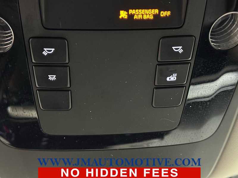 Used 2024 Kia Carnival LX image 37