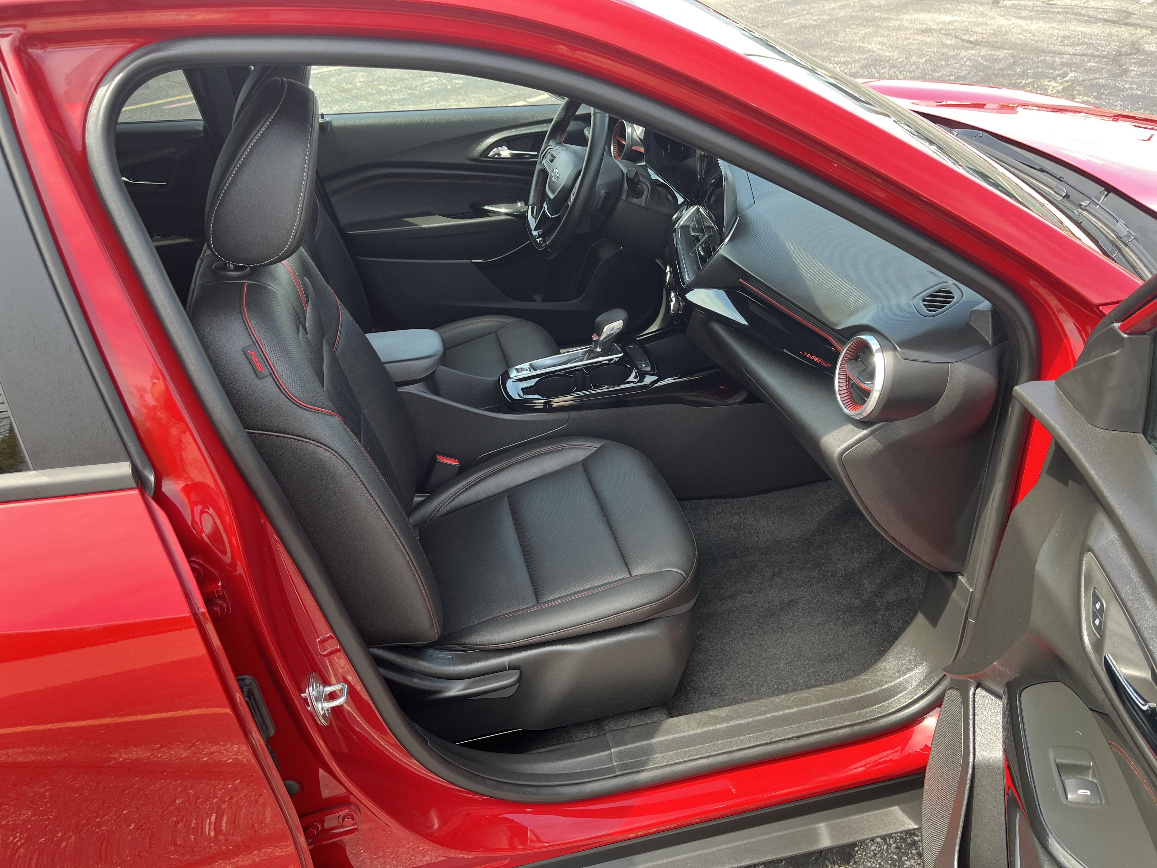 Used 2026 Chevrolet Trax RS w/ Driver Confidence Package FWD image 17
