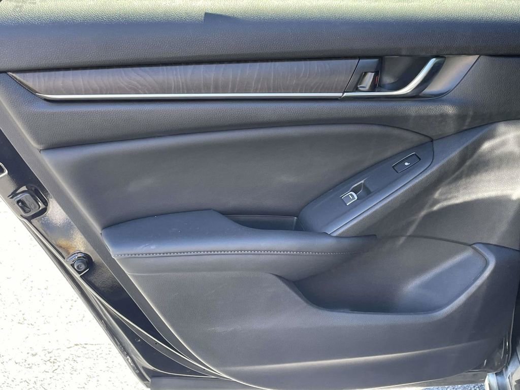 Used 2021 Honda Accord Touring image 21