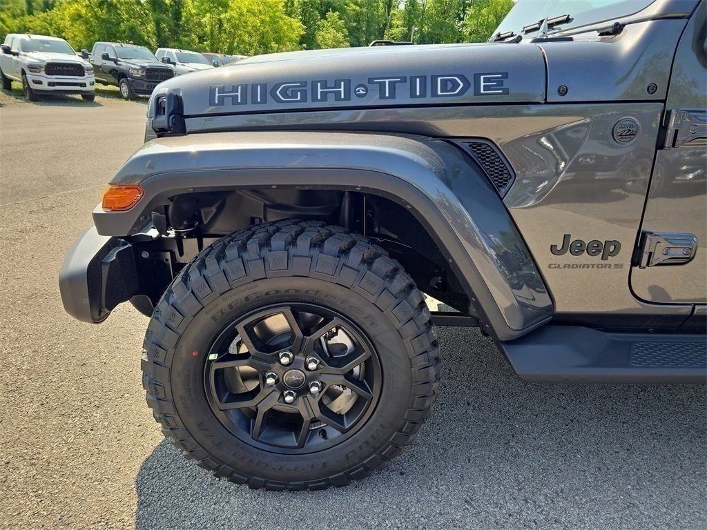 New 2025 Jeep Gladiator Sport image 8