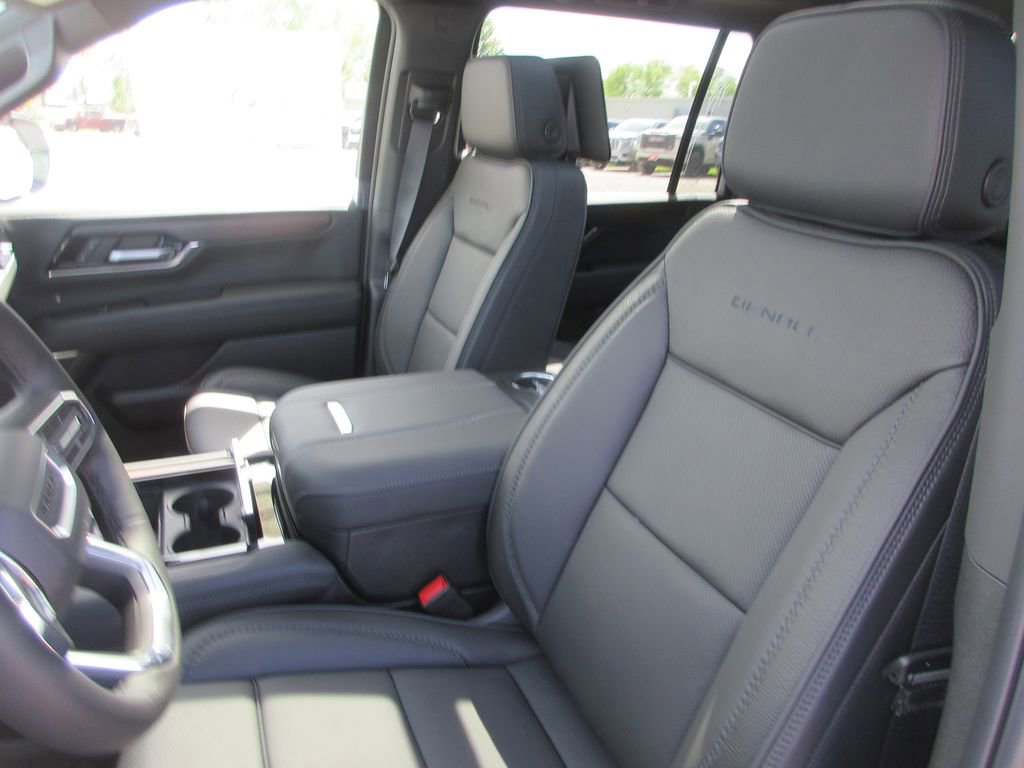 New 2026 GMC Yukon XL Denali AWD/4WD image 11