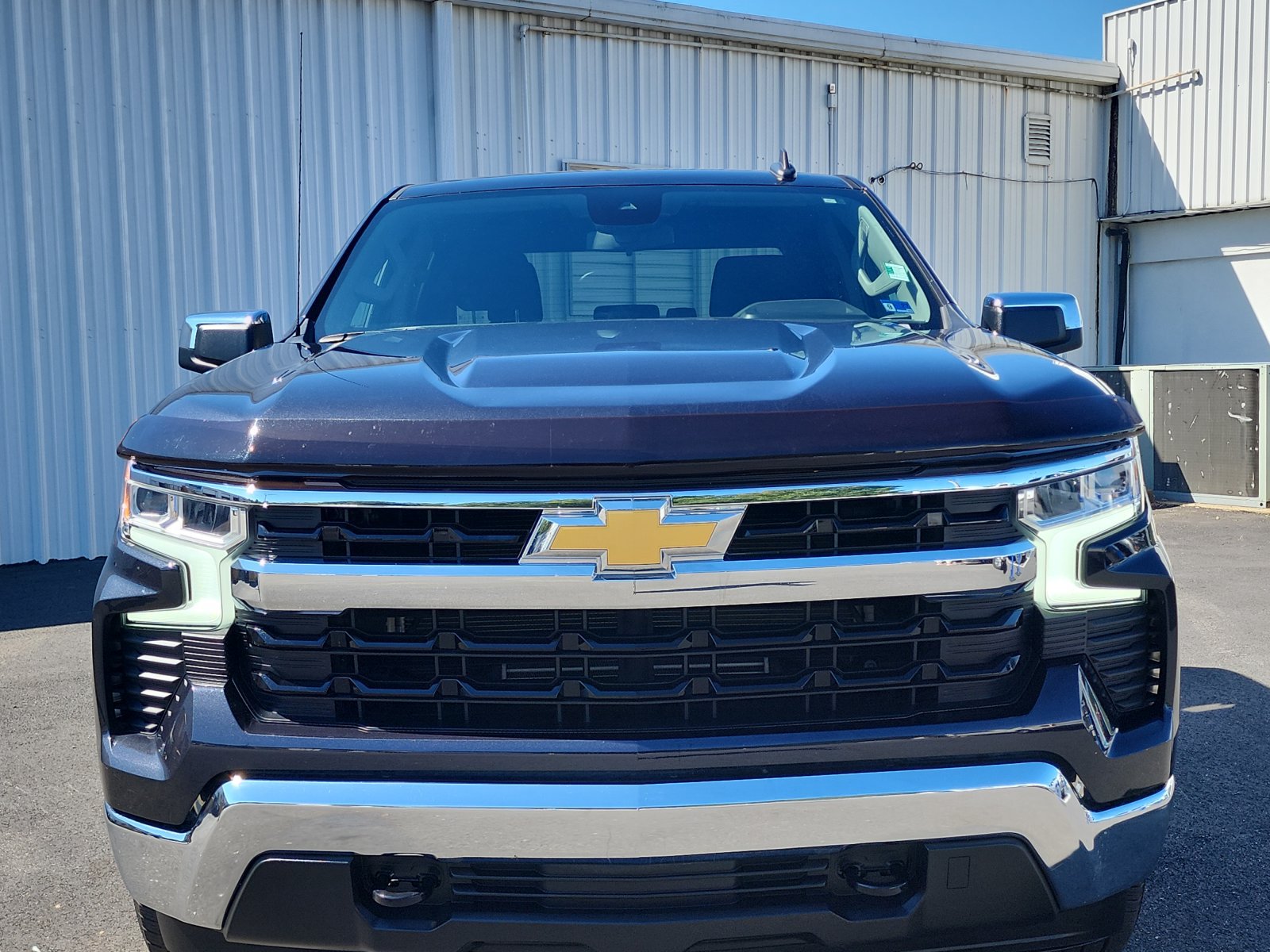 Used 2023 Chevrolet Silverado 1500 LT AWD/4WD image 8