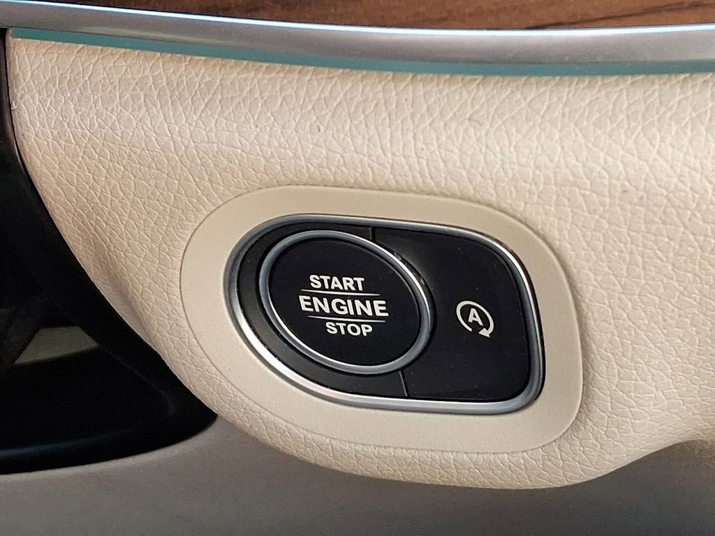 Used 2023 Mercedes-Benz GLS 450 4MATIC image 25