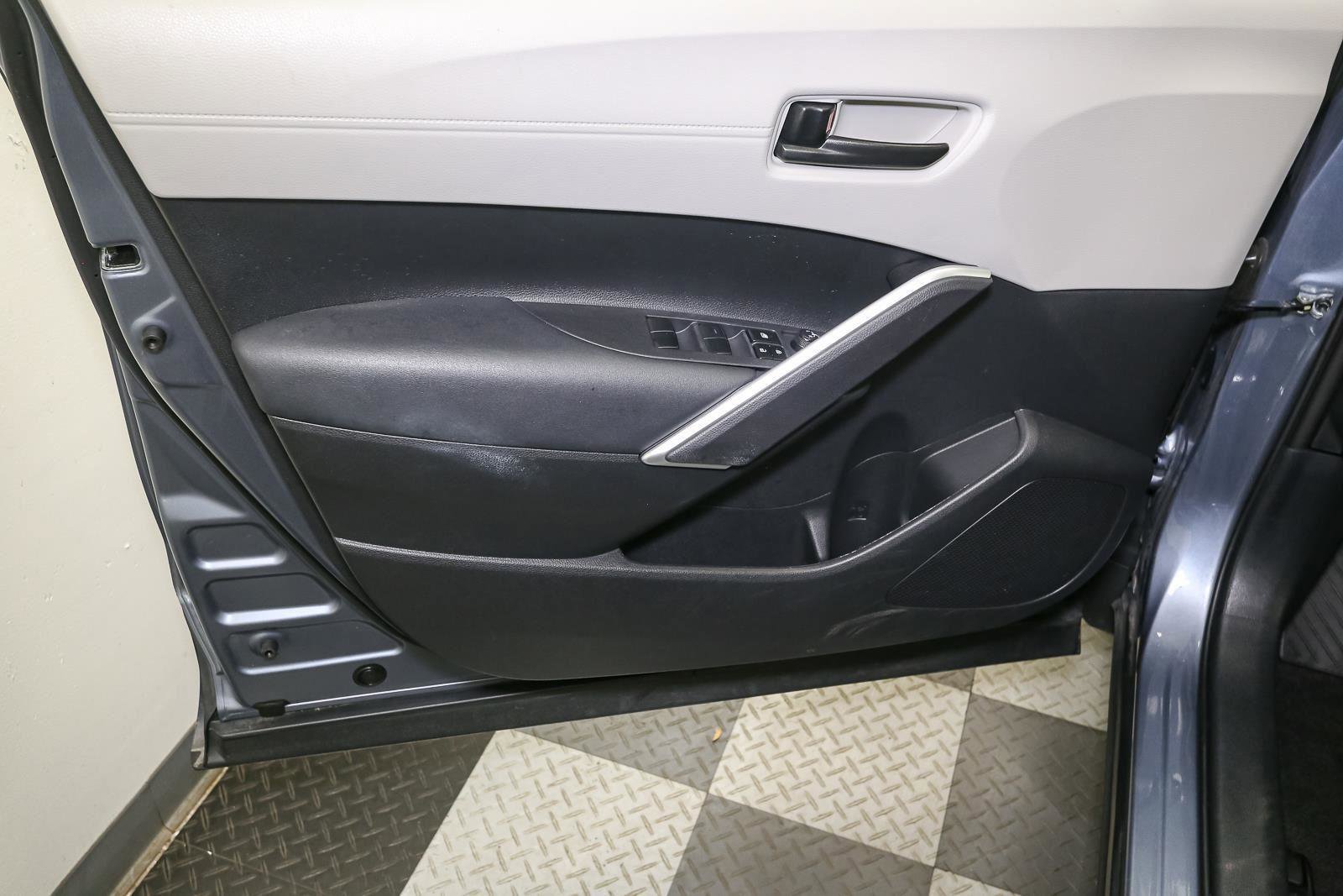 Used 2024 Toyota Corolla Cross L image 37