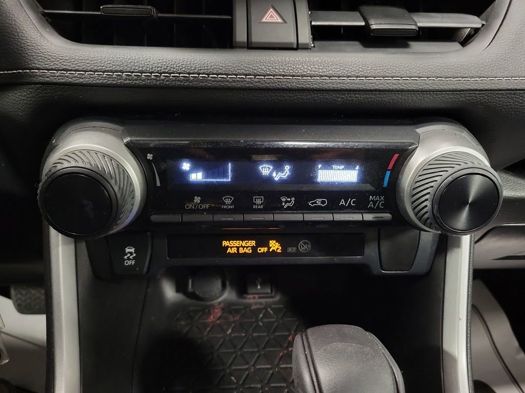 Used 2021 Toyota RAV4 LE image 16