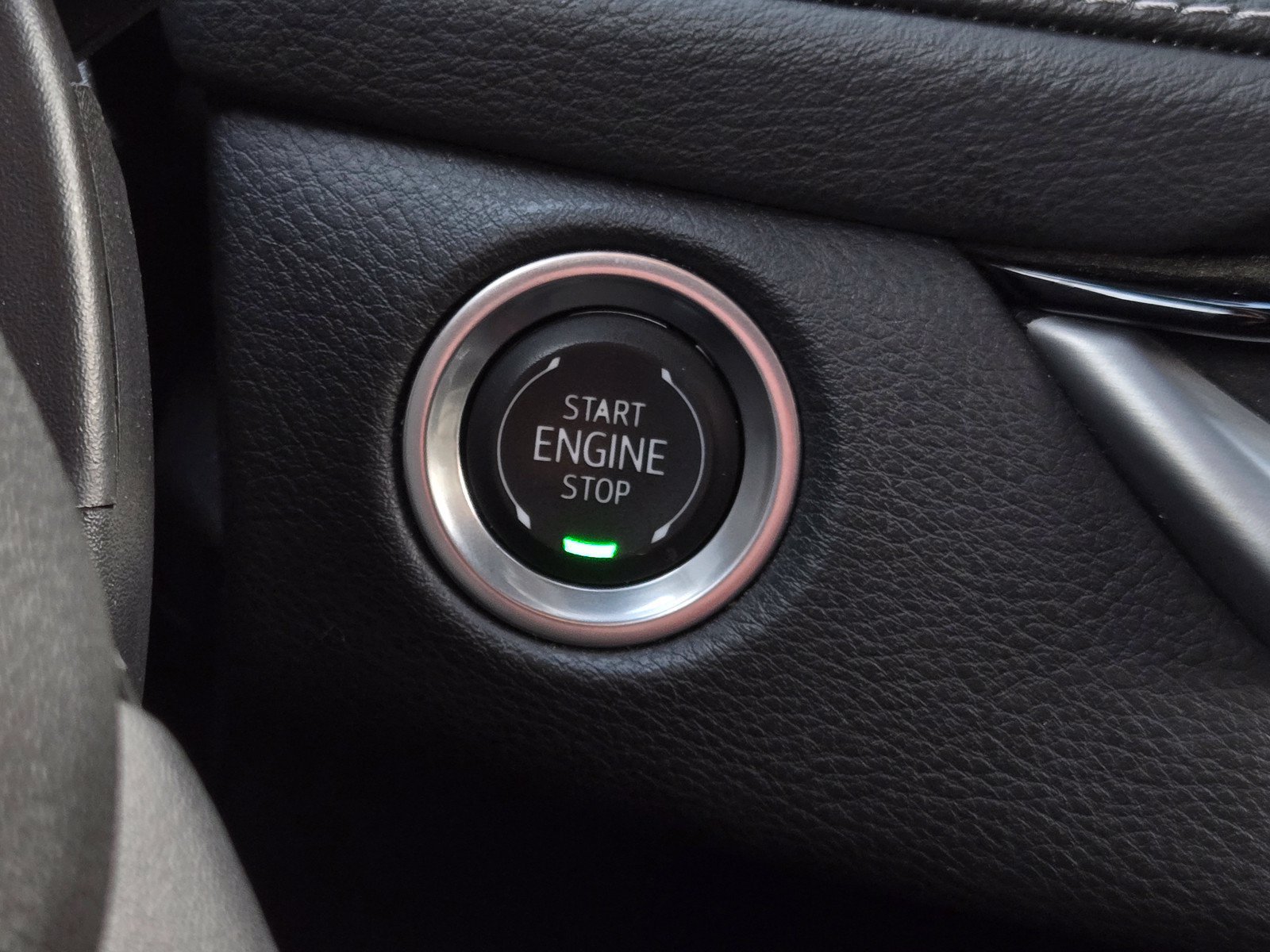 Used 2025 Cadillac XT4 Premium Luxury AWD/4WD image 19