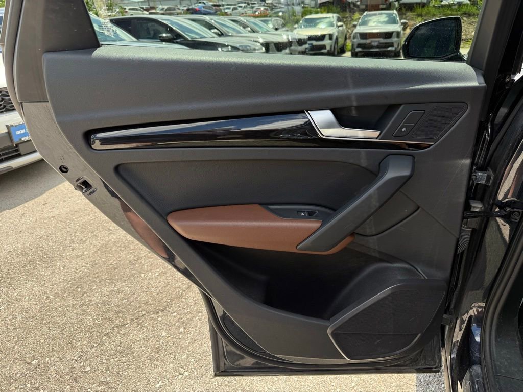 Used 2018 Audi Q5 2.0T Premium Plus w/ Premium Plus Package AWD/4WD image 8