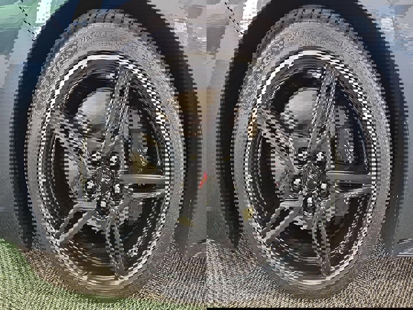 Used 2021 Chevrolet Corvette Stingray Premium Cpe w/ Z51 Performance Package image 9