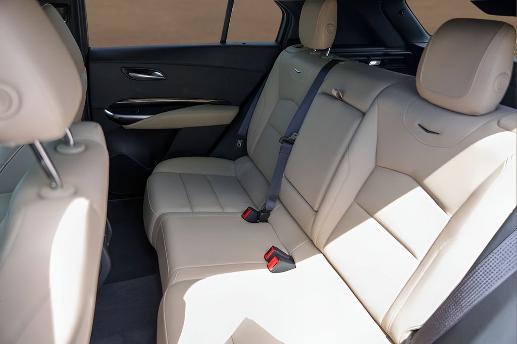 Certified 2024 Cadillac XT4 Luxury FWD image 21