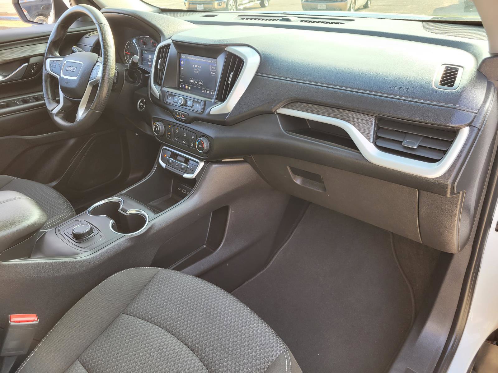 Used 2024 GMC Terrain SLE AWD/4WD image 8