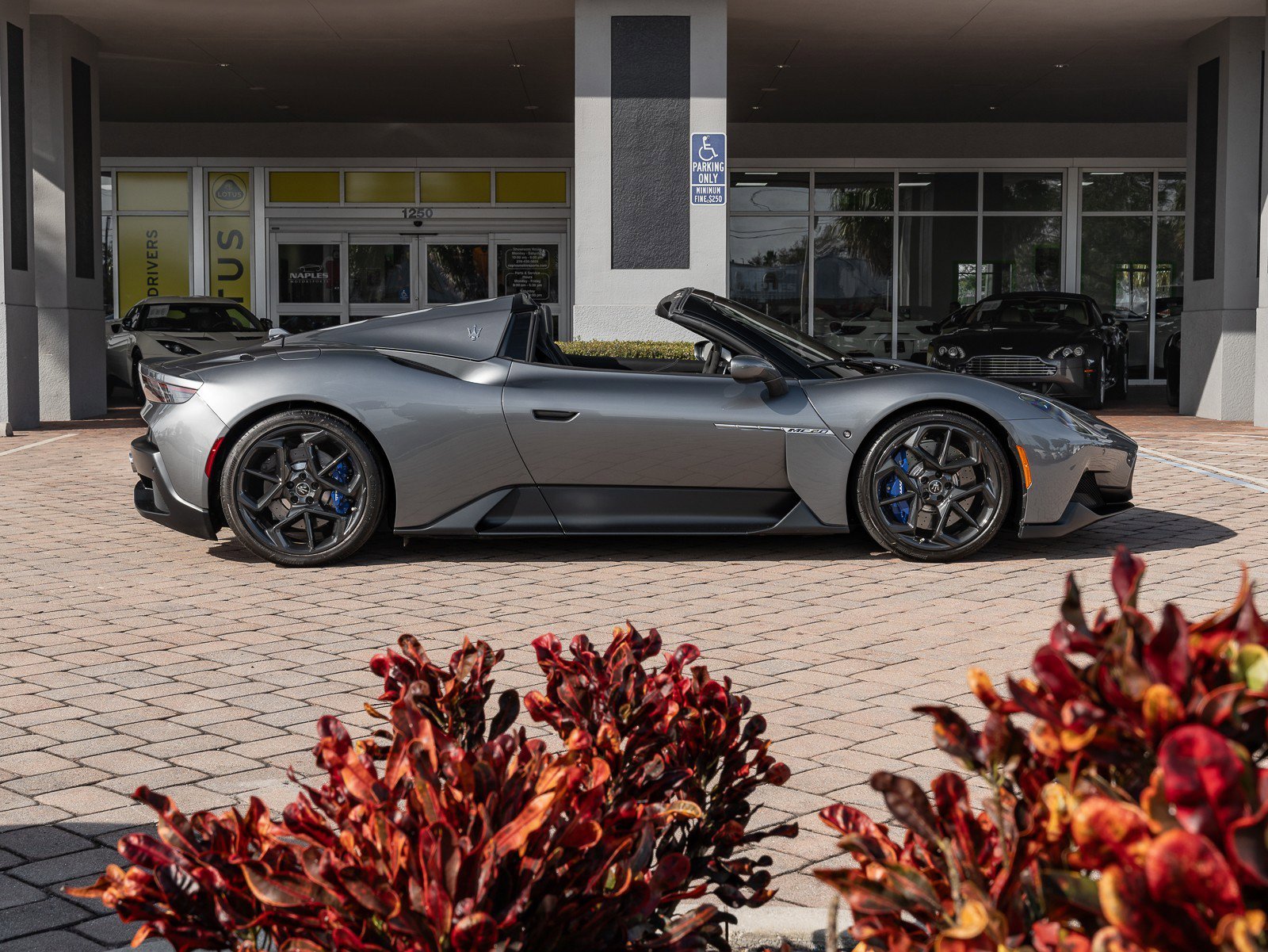 Used 2023 Maserati MC20 Spyder image 25