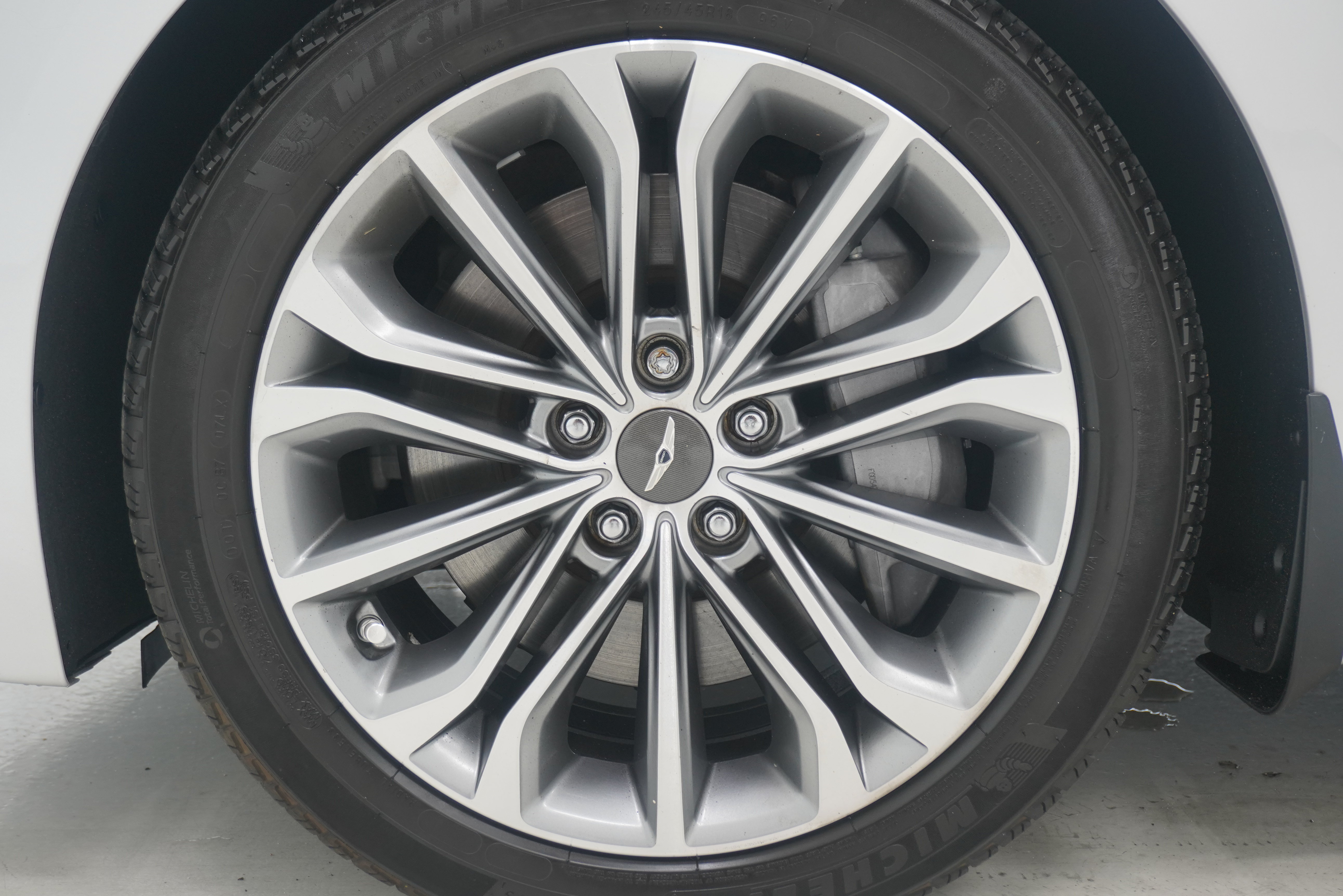 Used 2017 Genesis G80 3.8 RWD image 26