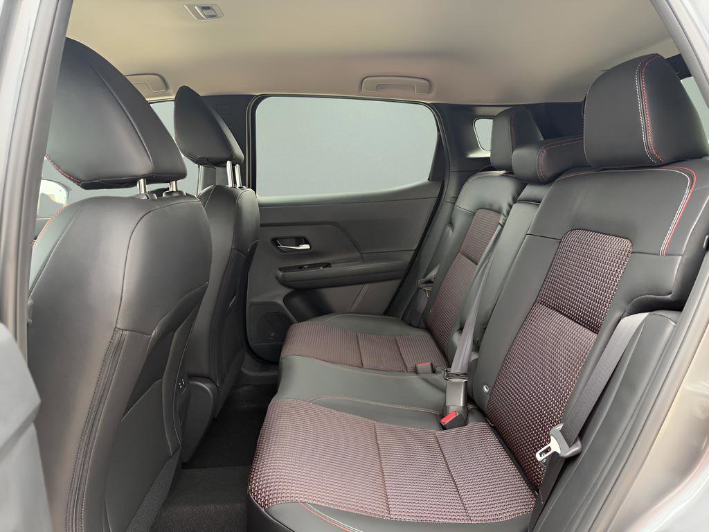 New 2026 Nissan Kicks SR w/ Cold Weather Package FWD image 11
