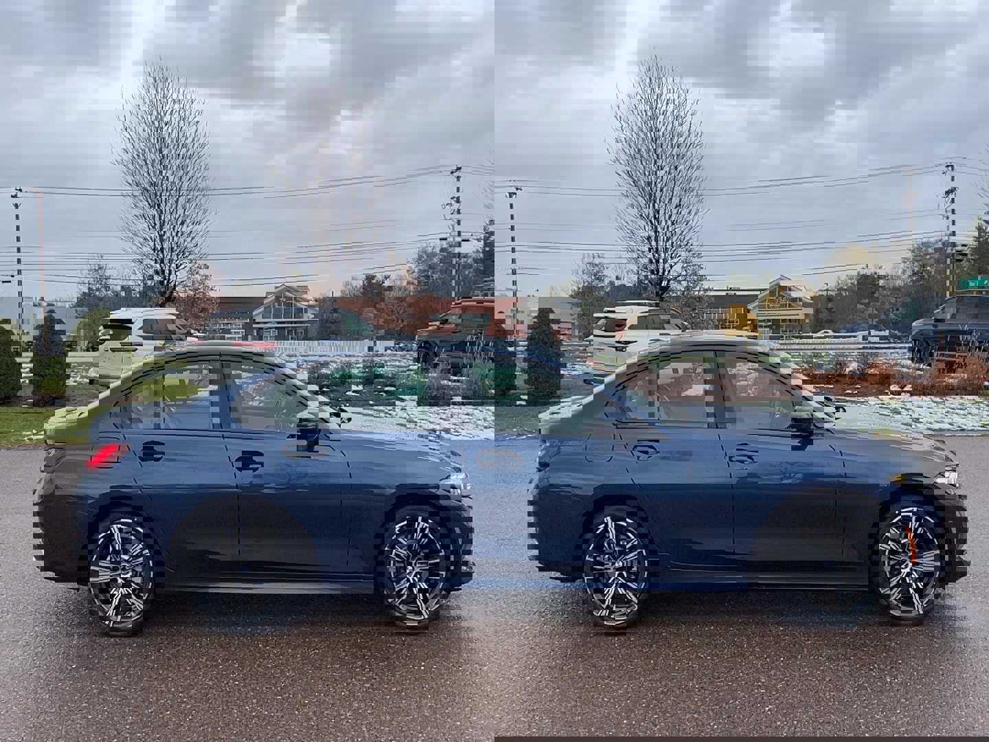 Certified 2023 BMW 330i xDrive Sedan w/ Convenience Package image 5