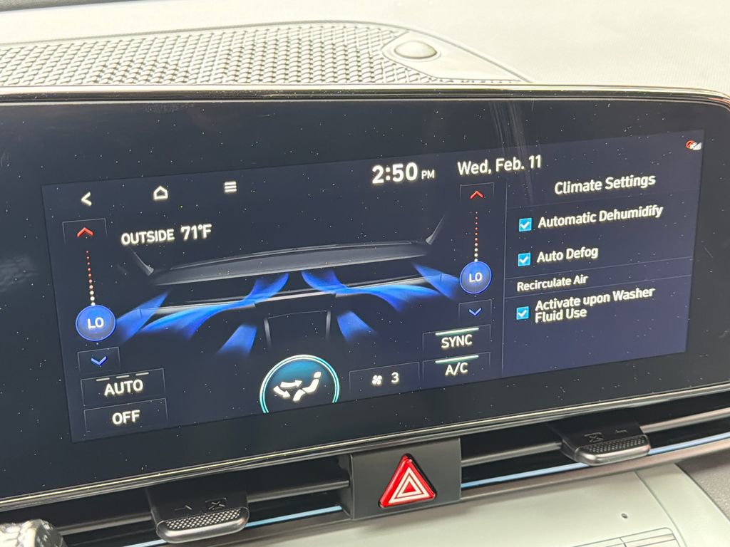 Used 2025 Hyundai Elantra Limited w/ Cargo Package image 7