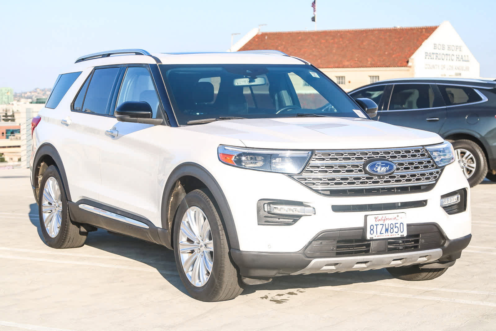 Used 2020 Ford Explorer Limited w/ Class III Trailer Tow Package image 3
