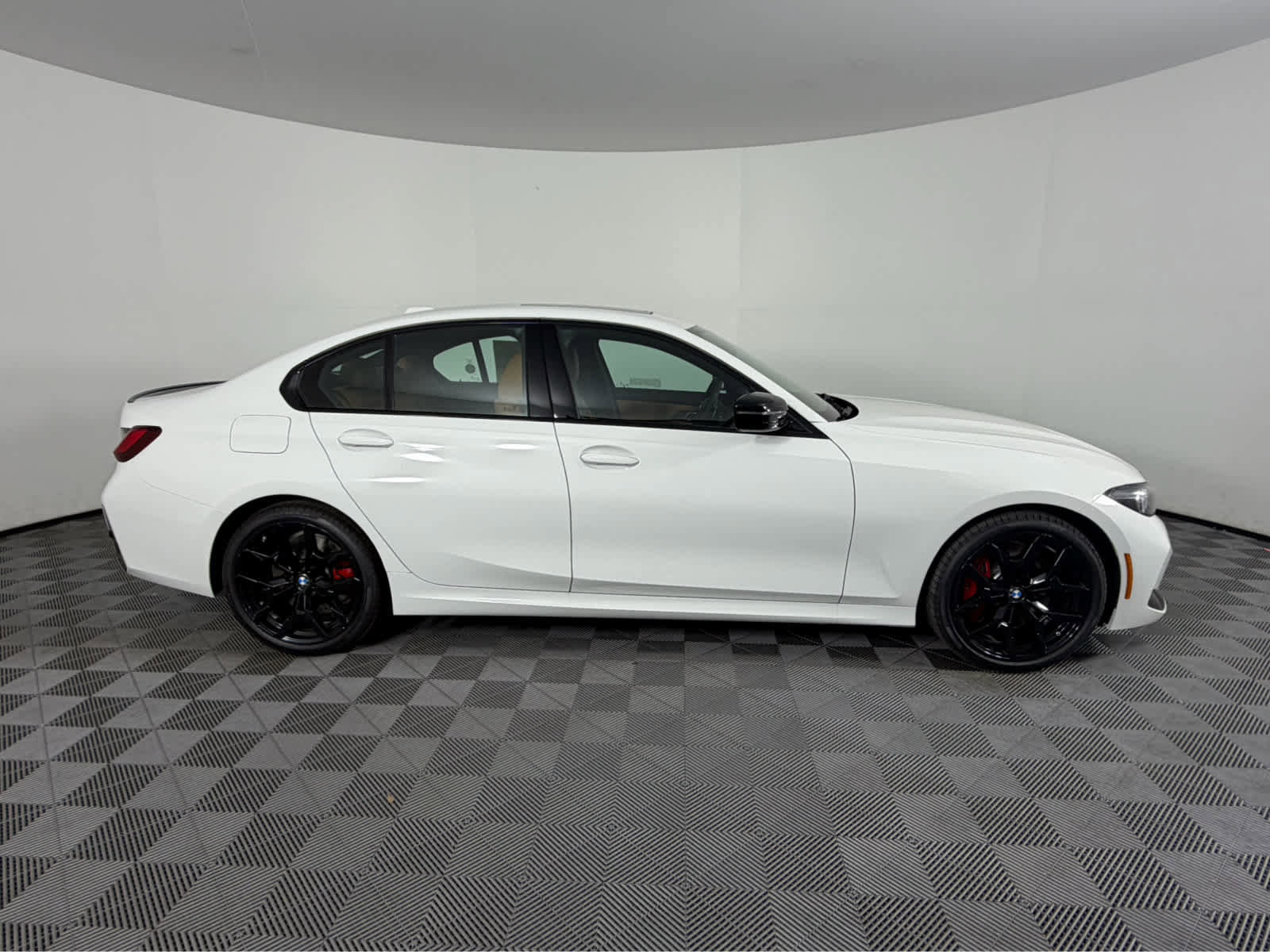 New 2026 BMW 330i xDrive Sedan w/ M Sport Package AWD/4WD image 2