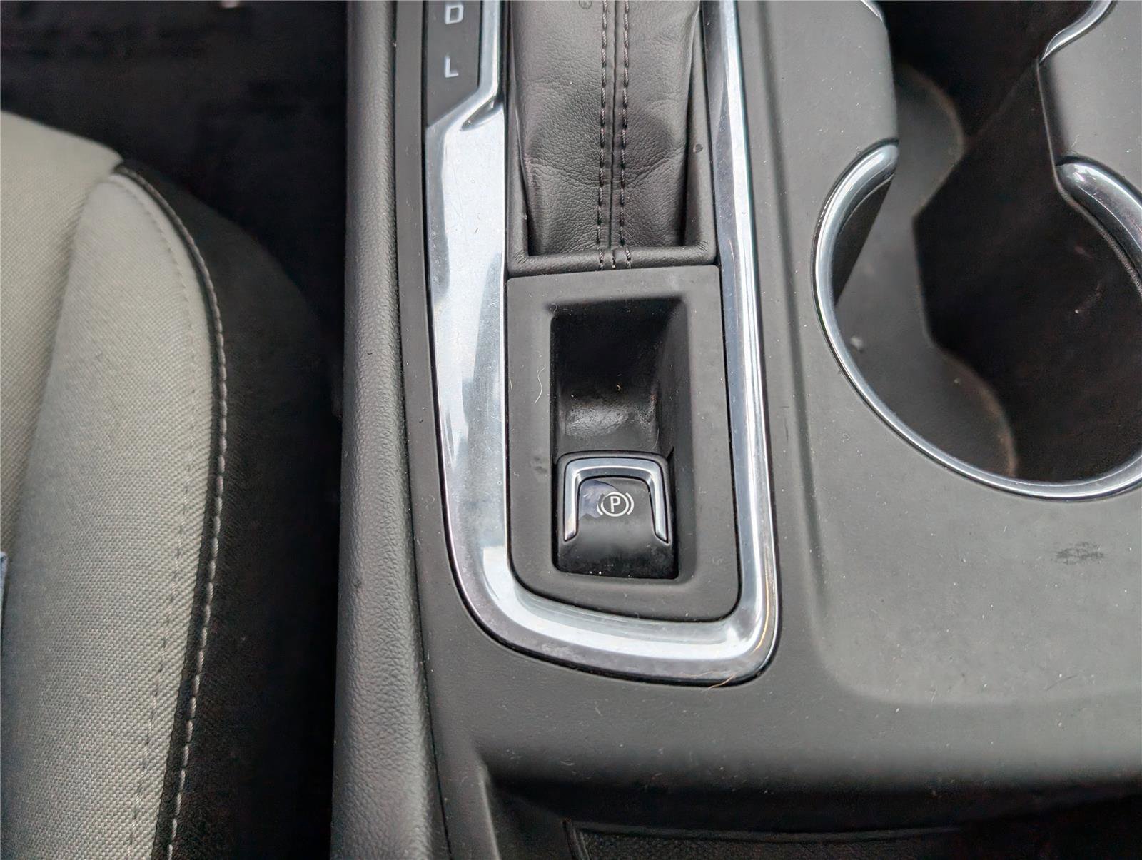 Used 2018 Chevrolet Equinox LS image 22