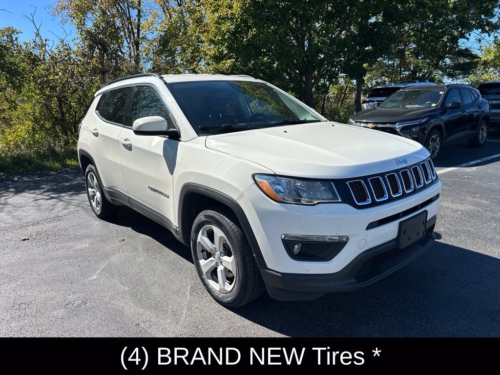 Used 2019 Jeep Compass Latitude w/ Popular Equipment Group AWD/4WD image 3