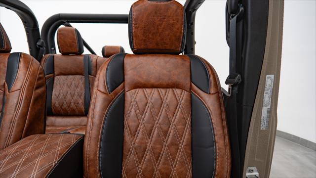 Used 2025 Jeep Gladiator Sport image 3