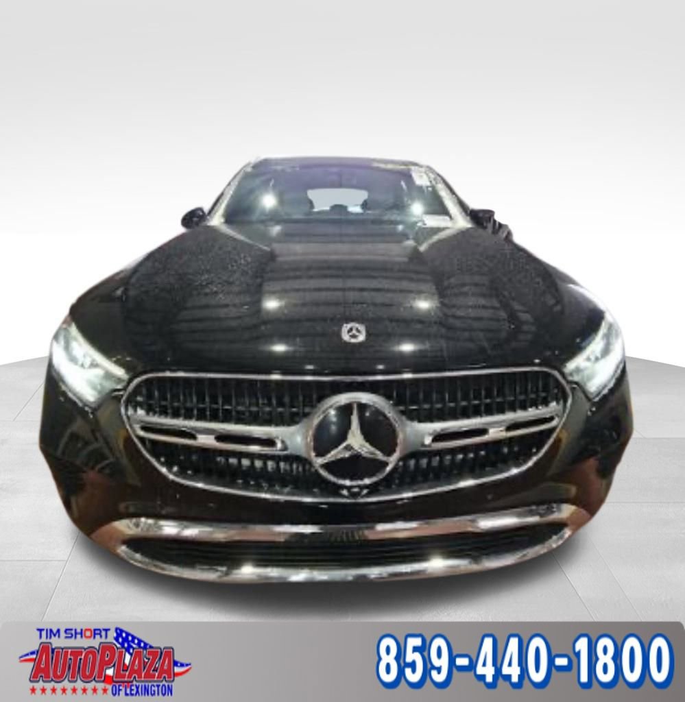 Used 2024 Mercedes-Benz GLC 300 4MATIC image 3