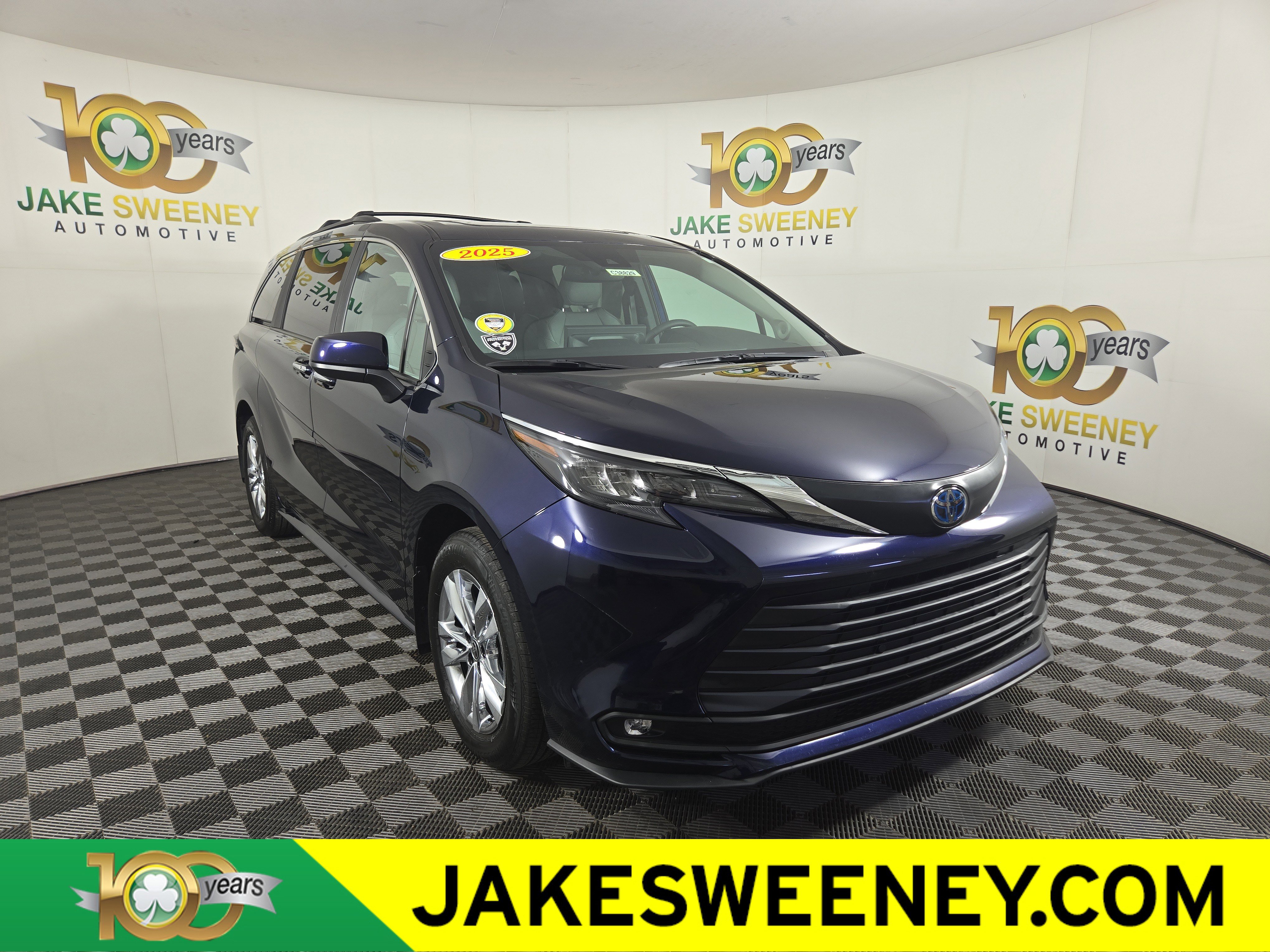 Used 2025 Toyota Sienna XLE