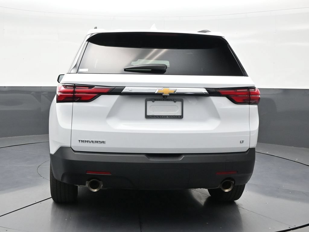 Used 2023 Chevrolet Traverse LT FWD image 4