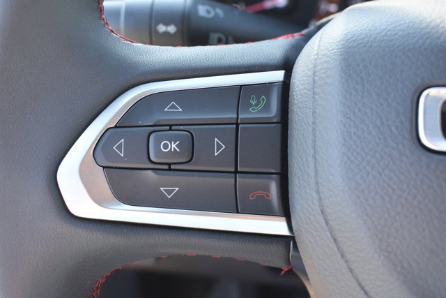 Used 2025 Jeep Compass Trailhawk AWD/4WD image 22