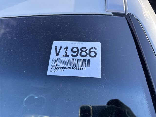 Used 2021 Toyota Venza image 3