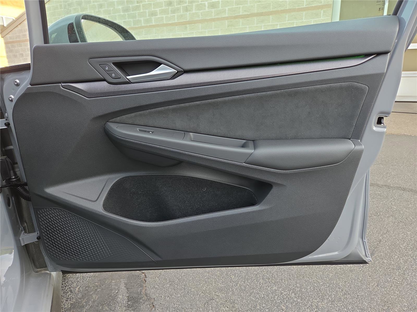 New 2026 Volkswagen GTI SE FWD image 25