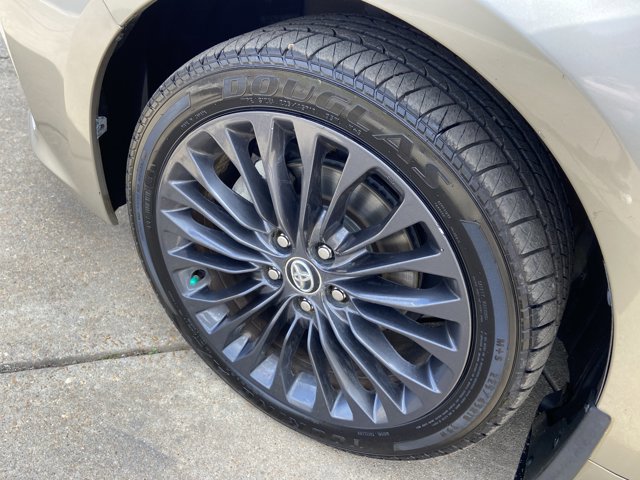 Used 2017 Toyota Avalon Touring image 24