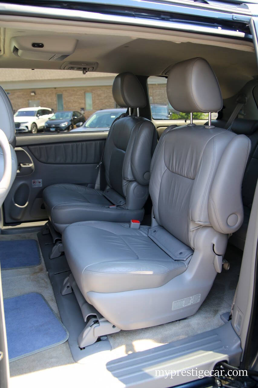 Used 2010 Toyota Sienna XLE Limited w/ XLE Limited Pkg 2 AWD/4WD image 22