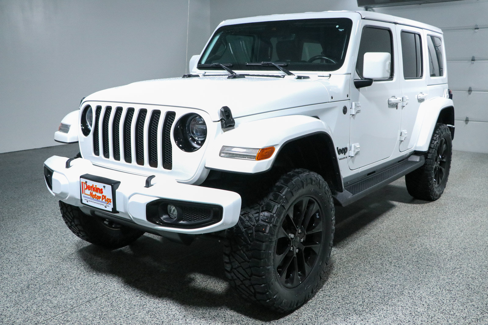 Used 2023 Jeep Wrangler Unlimited Sahara AWD/4WD image 31