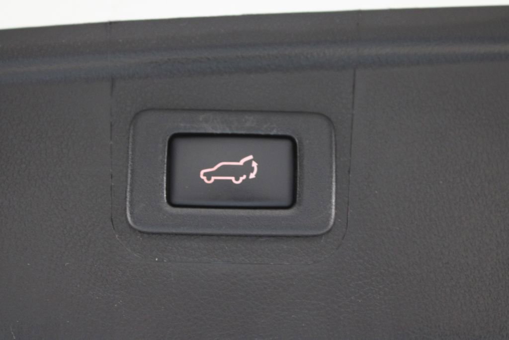 Used 2018 Subaru Outback 2.5i Premium image 16