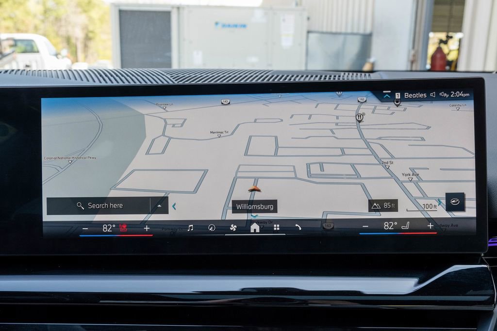 Used 2025 BMW 530i xDrive w/ Premium Package image 17