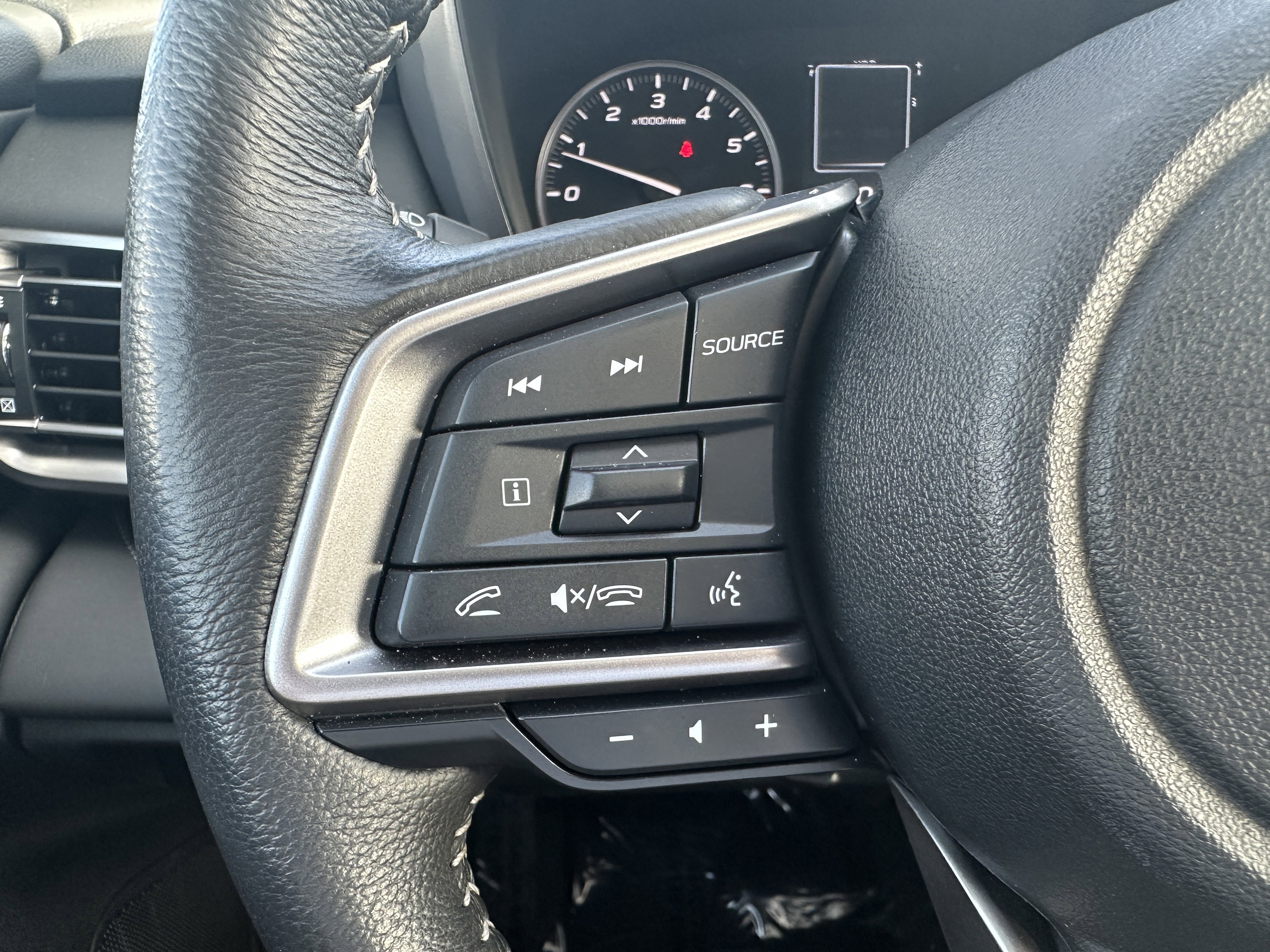 Certified 2025 Subaru Legacy Limited image 17