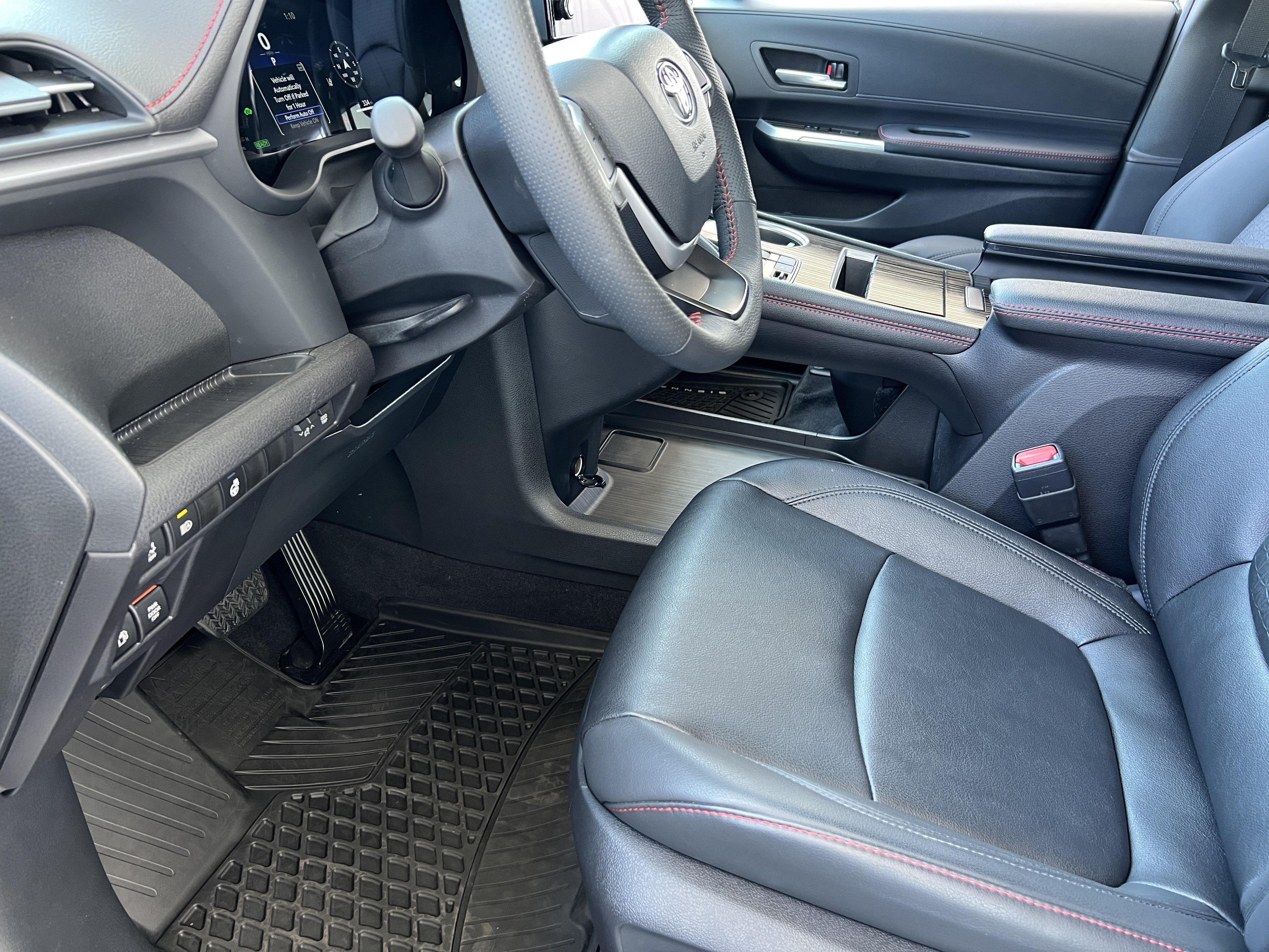 Used 2025 Toyota Sienna XSE AWD/4WD image 13