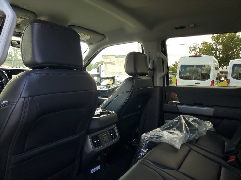 New 2026 Ford F350 Lariat w/ Black Appearance Package image 24